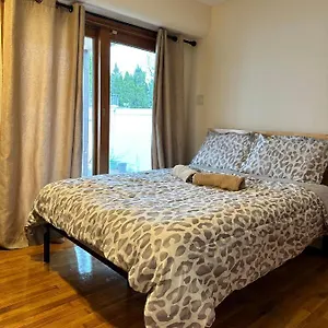 Homestay Mill Basin Cozy, New York